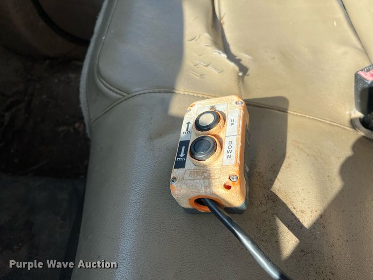 image for item LF9456 2008 Ford F350 Super Duty XL  dump bed pickup truck