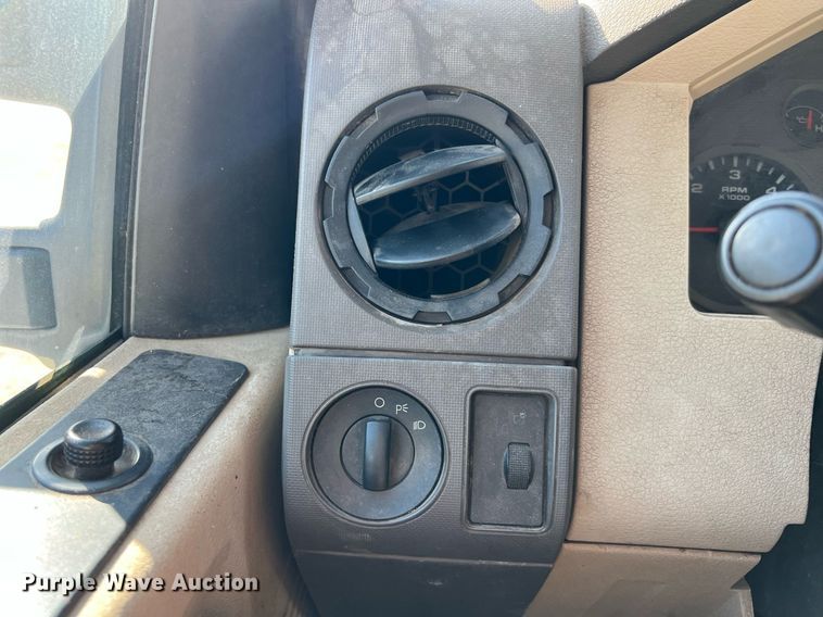 image for item LF9456 2008 Ford F350 Super Duty XL  dump bed pickup truck