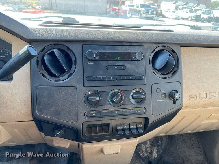 image for item LF9456 2008 Ford F350 Super Duty XL  dump bed pickup truck