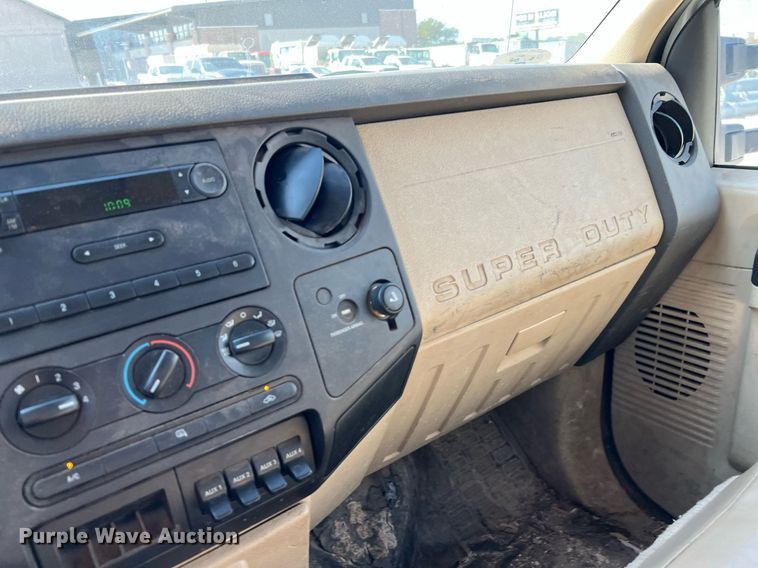 image for item LF9456 2008 Ford F350 Super Duty XL  dump bed pickup truck