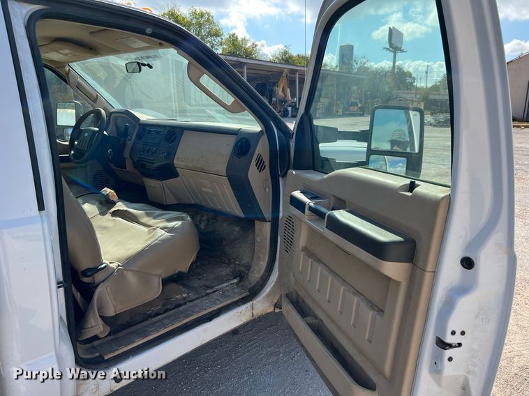 image for item LF9456 2008 Ford F350 Super Duty XL  dump bed pickup truck