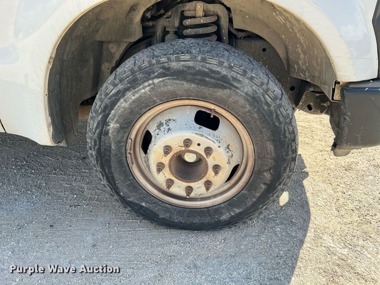 image for item LF9456 2008 Ford F350 Super Duty XL  dump bed pickup truck