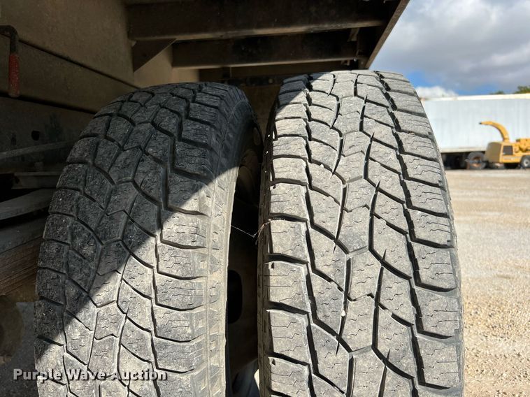 image for item LF9456 2008 Ford F350 Super Duty XL  dump bed pickup truck