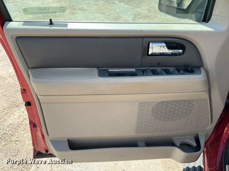 image for item LF9457 2008 Ford Expedition XLT  SUV