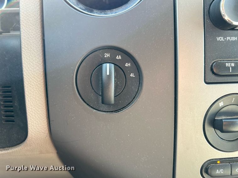 image for item LF9457 2008 Ford Expedition XLT  SUV