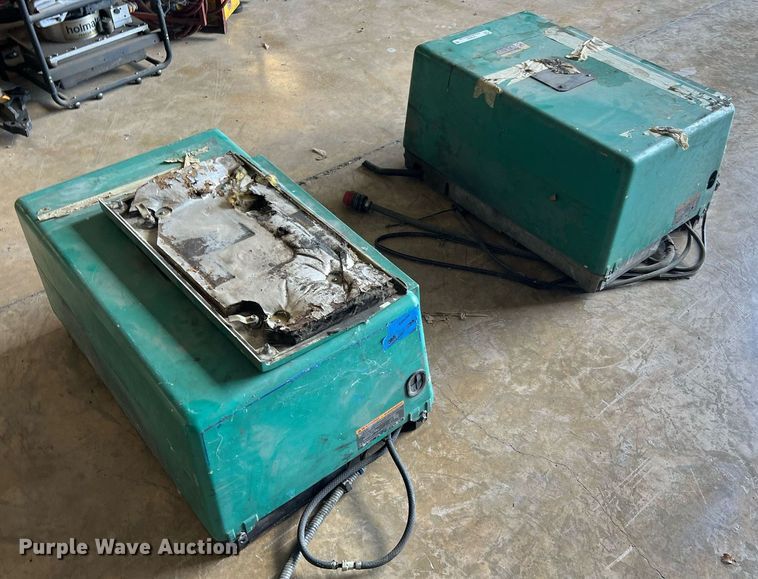 image for item LF9462 (2) Onan generators