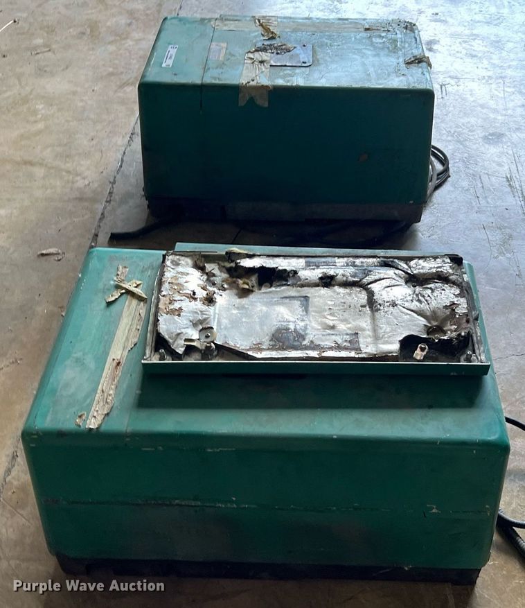 image for item LF9462 (2) Onan generators