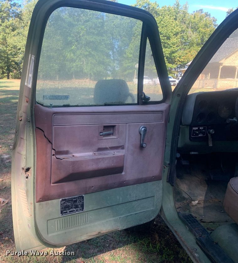 image for item LH9771 1984 Chevrolet D30  pickup truck