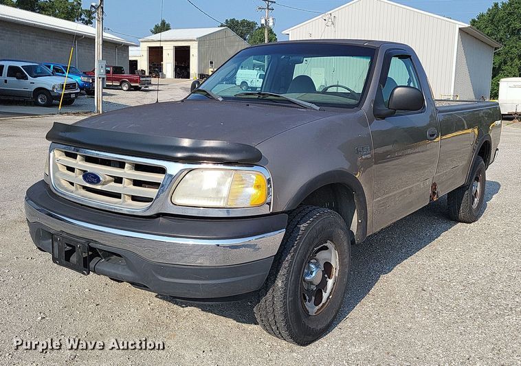 image for item LS9737 2001 Ford F150 XL  pickup truck