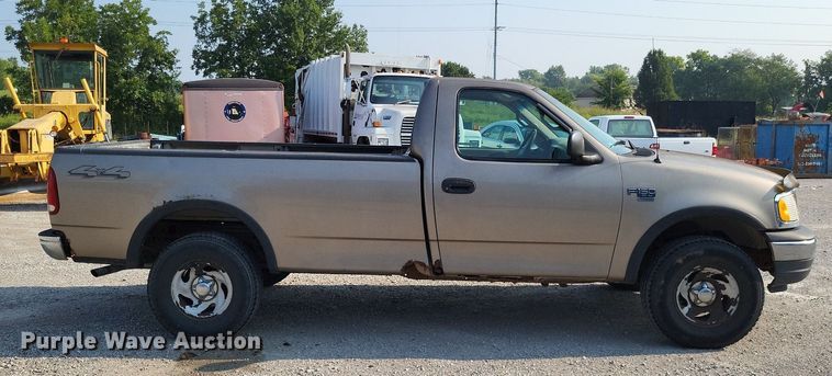 image for item LS9737 2001 Ford F150 XL  pickup truck