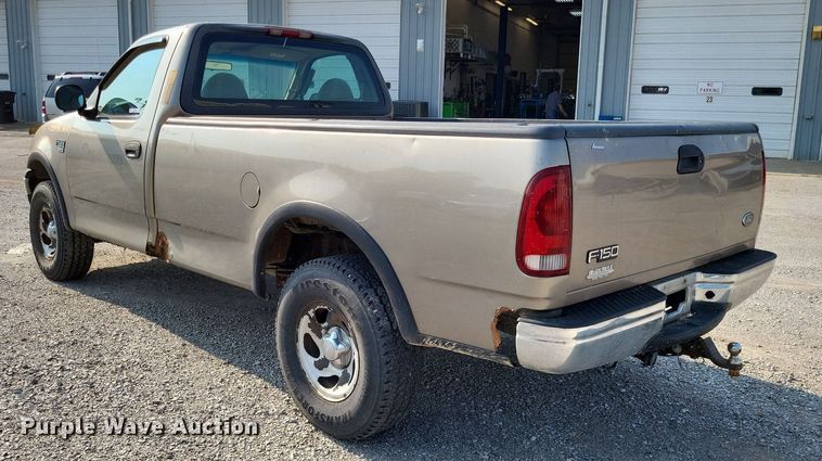 image for item LS9737 2001 Ford F150 XL  pickup truck