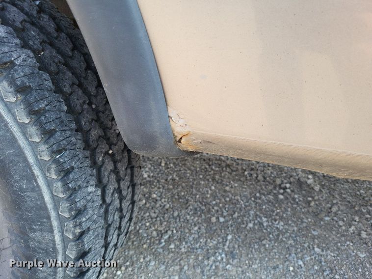 image for item LS9737 2001 Ford F150 XL  pickup truck