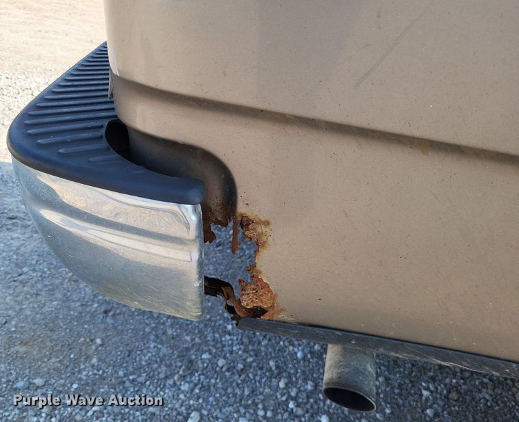 image for item LS9737 2001 Ford F150 XL  pickup truck