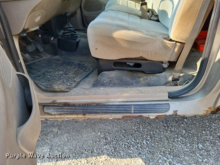 image for item LS9737 2001 Ford F150 XL  pickup truck