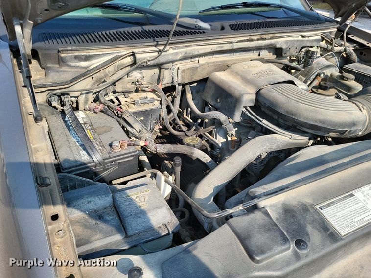 image for item LS9737 2001 Ford F150 XL  pickup truck