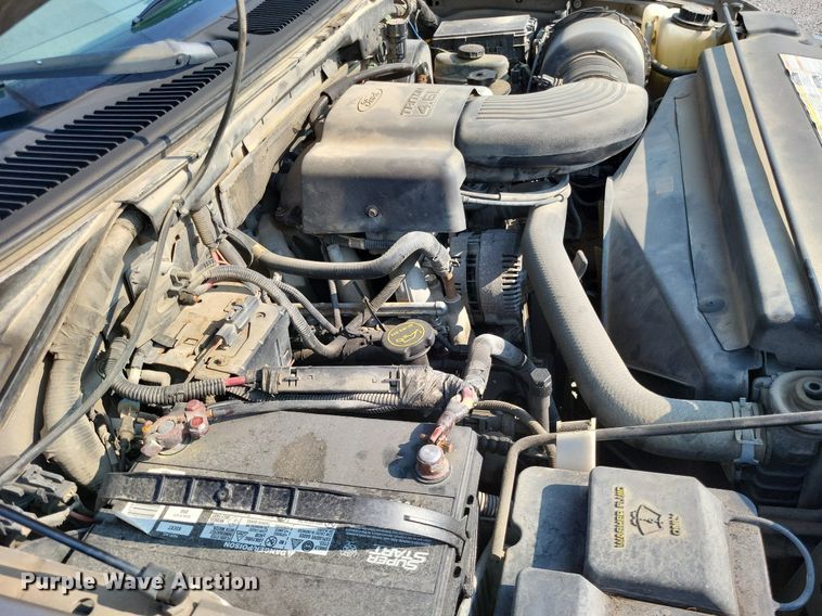 image for item LS9737 2001 Ford F150 XL  pickup truck