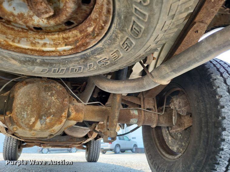 image for item LS9737 2001 Ford F150 XL  pickup truck