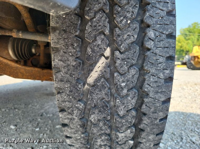 image for item LS9737 2001 Ford F150 XL  pickup truck