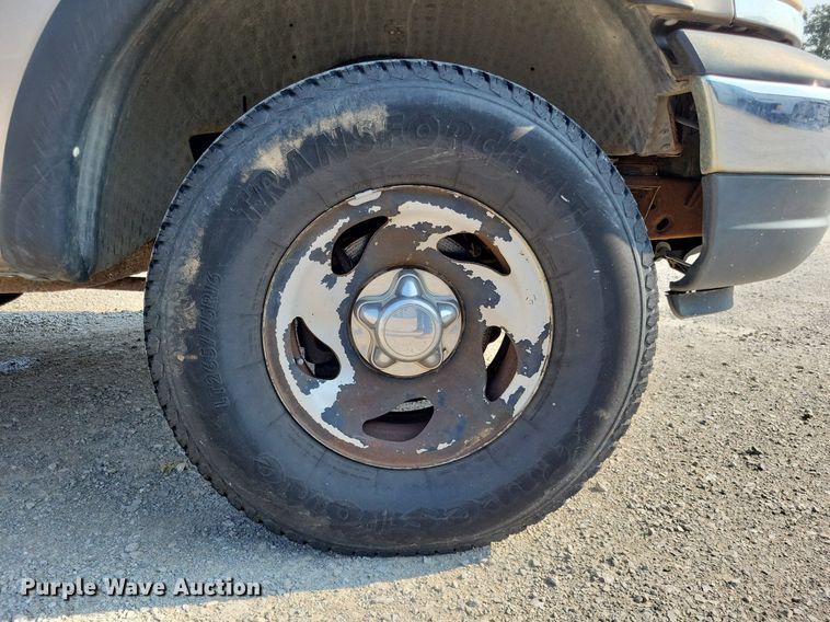 image for item LS9737 2001 Ford F150 XL  pickup truck