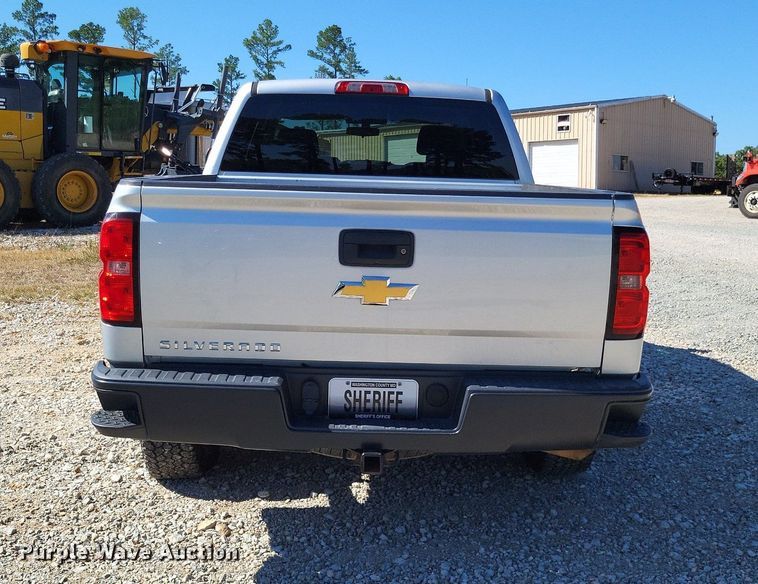 image for item LS9752 2016 Chevrolet Silverado 1500 Crew Cab pickup truck