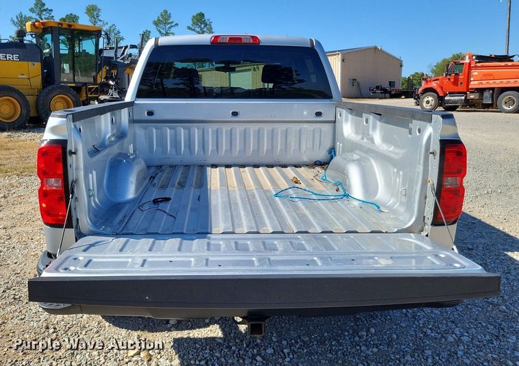 image for item LS9752 2016 Chevrolet Silverado 1500 Crew Cab pickup truck