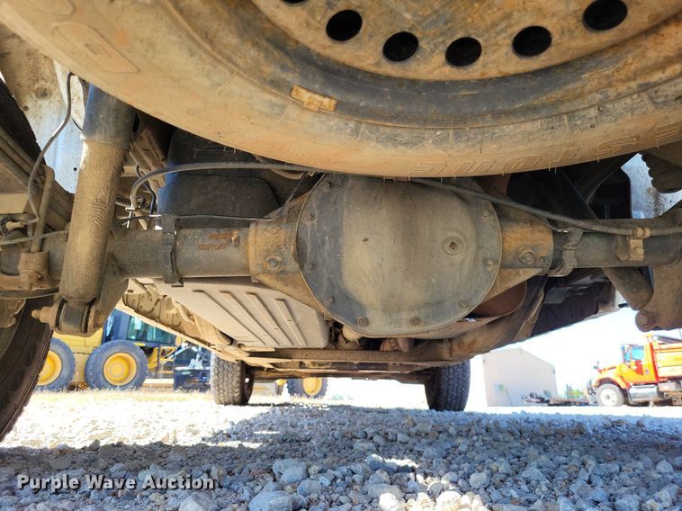 image for item LS9752 2016 Chevrolet Silverado 1500 Crew Cab pickup truck