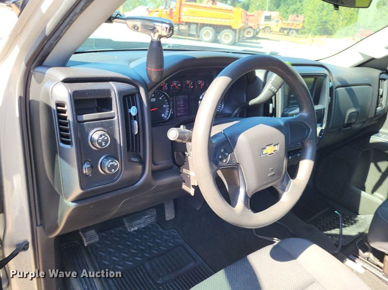 image for item LS9752 2016 Chevrolet Silverado 1500 Crew Cab pickup truck