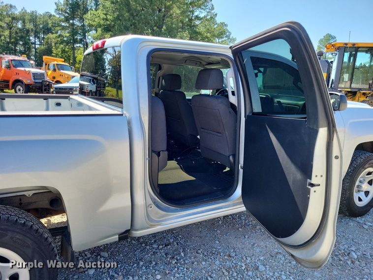 image for item LS9752 2016 Chevrolet Silverado 1500 Crew Cab pickup truck