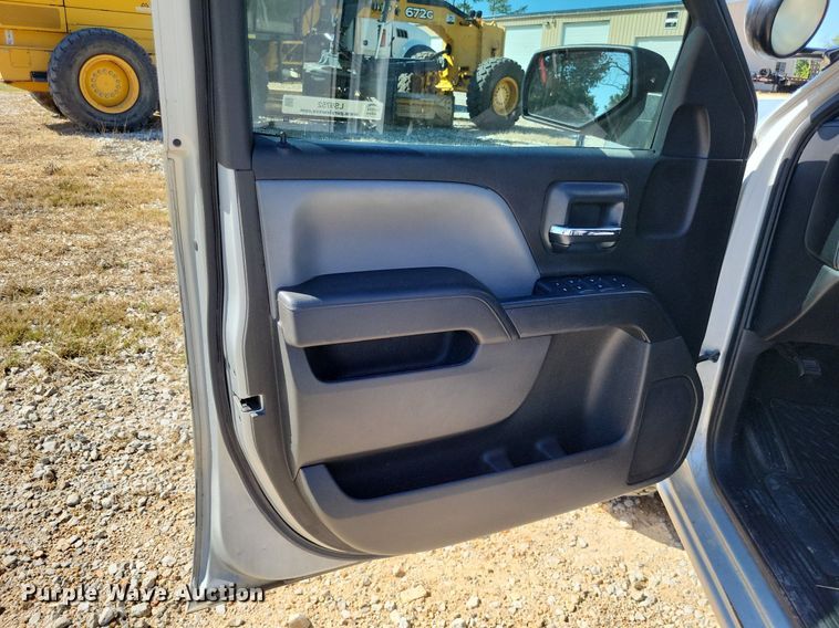 image for item LS9752 2016 Chevrolet Silverado 1500 Crew Cab pickup truck