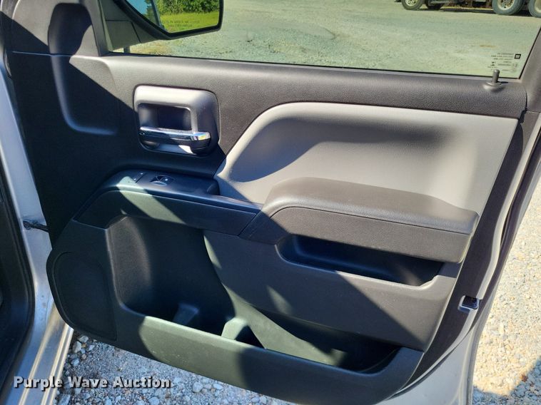 image for item LS9752 2016 Chevrolet Silverado 1500 Crew Cab pickup truck