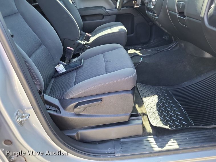 image for item LS9752 2016 Chevrolet Silverado 1500 Crew Cab pickup truck