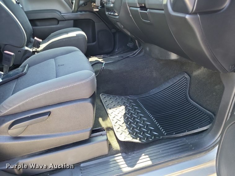 image for item LS9752 2016 Chevrolet Silverado 1500 Crew Cab pickup truck