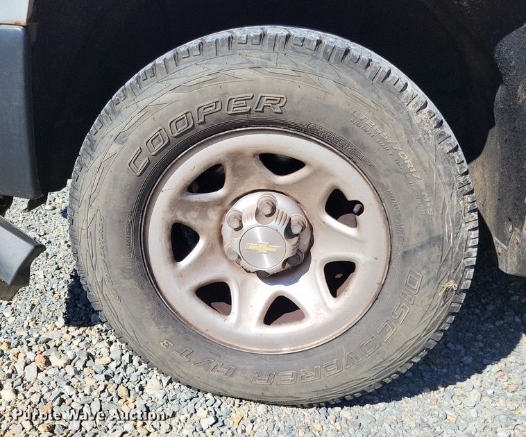 image for item LS9753 2016 Chevrolet Silverado 1500 Crew Cab pickup truck