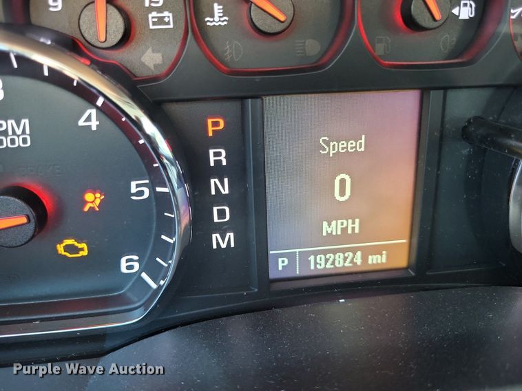 image for item LS9753 2016 Chevrolet Silverado 1500 Crew Cab pickup truck