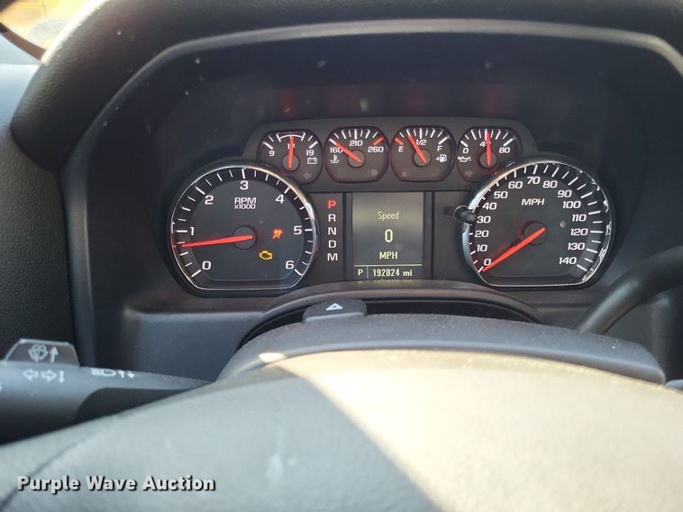 image for item LS9753 2016 Chevrolet Silverado 1500 Crew Cab pickup truck