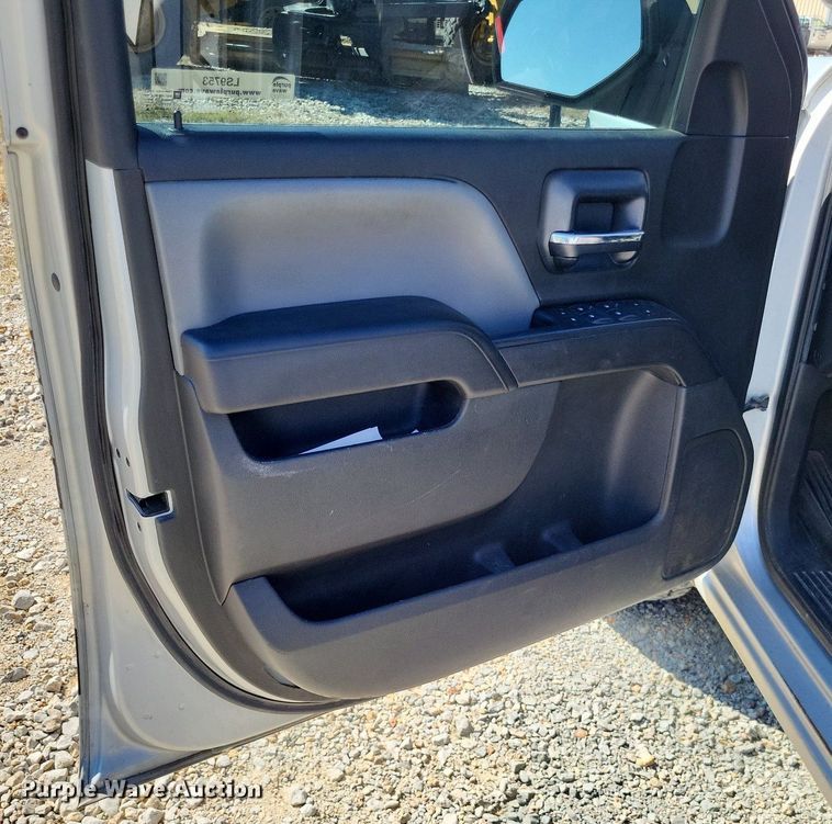 image for item LS9753 2016 Chevrolet Silverado 1500 Crew Cab pickup truck