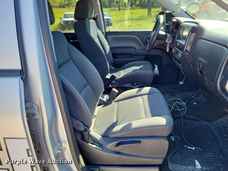 image for item LS9753 2016 Chevrolet Silverado 1500 Crew Cab pickup truck