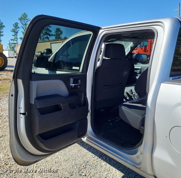 image for item LS9753 2016 Chevrolet Silverado 1500 Crew Cab pickup truck