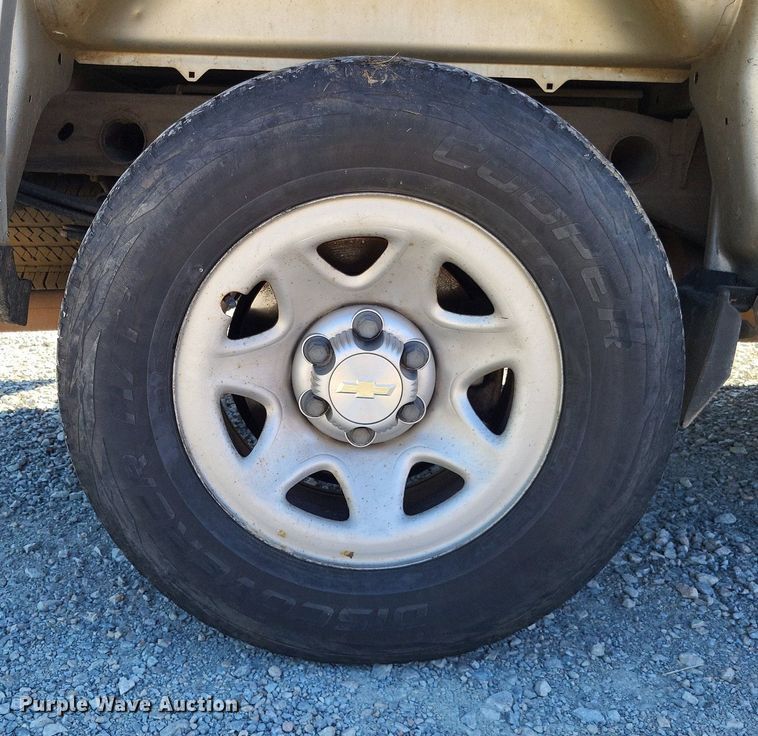 image for item LS9753 2016 Chevrolet Silverado 1500 Crew Cab pickup truck