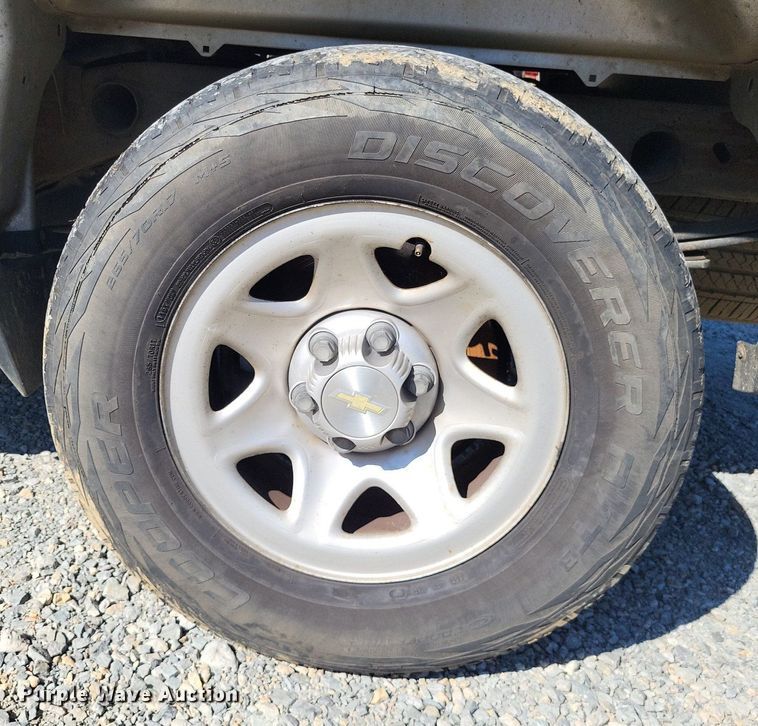 image for item LS9753 2016 Chevrolet Silverado 1500 Crew Cab pickup truck