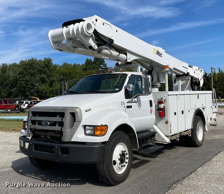 image for item LV9848 2007 Ford F750 Super Duty XL  bucket truck