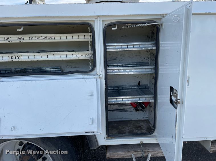 image for item LV9848 2007 Ford F750 Super Duty XL  bucket truck