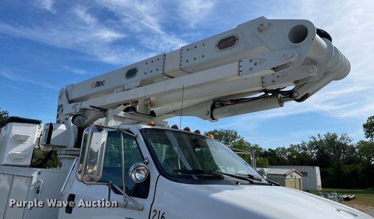 image for item LV9848 2007 Ford F750 Super Duty XL  bucket truck