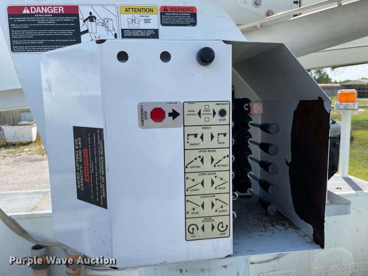 image for item LV9848 2007 Ford F750 Super Duty XL  bucket truck