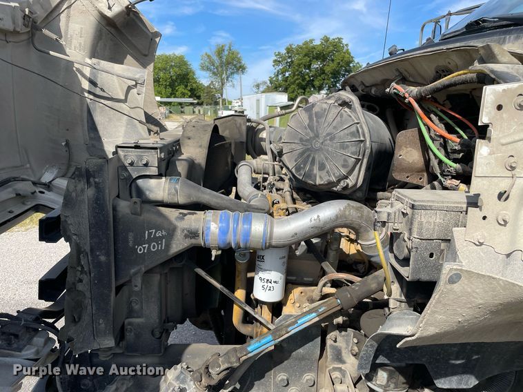 image for item LV9848 2007 Ford F750 Super Duty XL  bucket truck