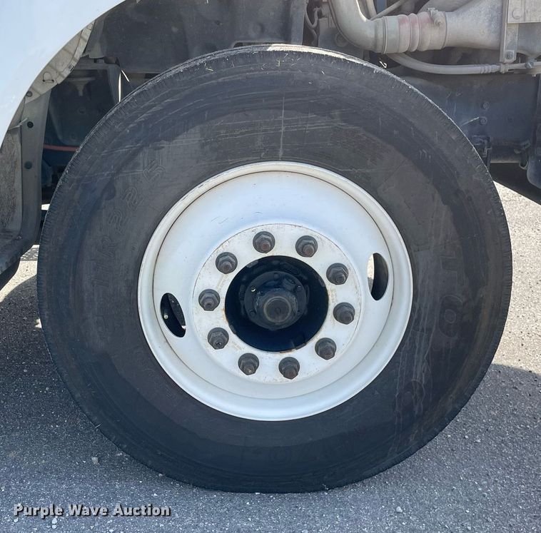 image for item LV9848 2007 Ford F750 Super Duty XL  bucket truck