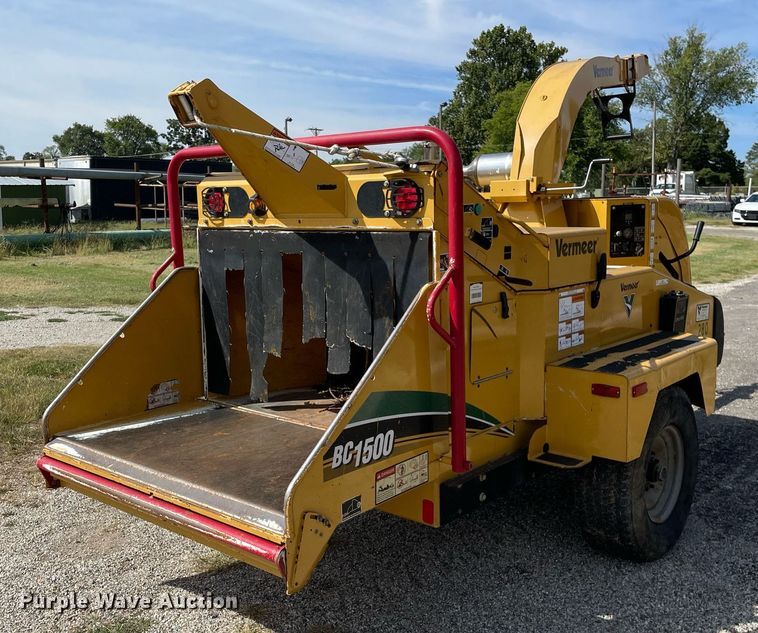 image for item LV9849 2012 Vermeer BC1500  wood chipper