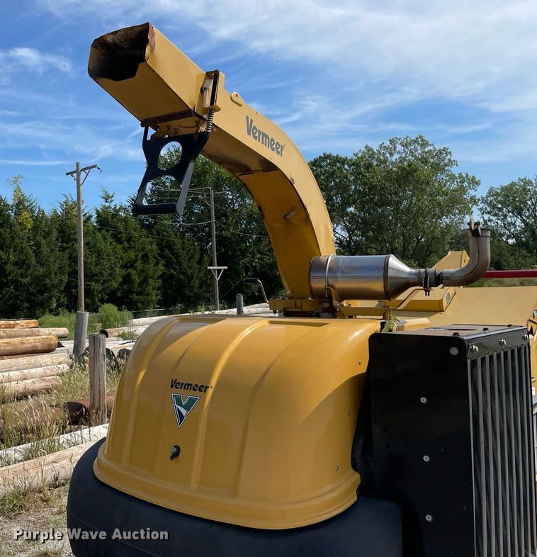 image for item LV9849 2012 Vermeer BC1500  wood chipper
