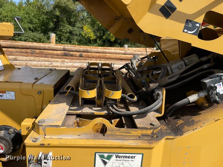 image for item LV9849 2012 Vermeer BC1500  wood chipper