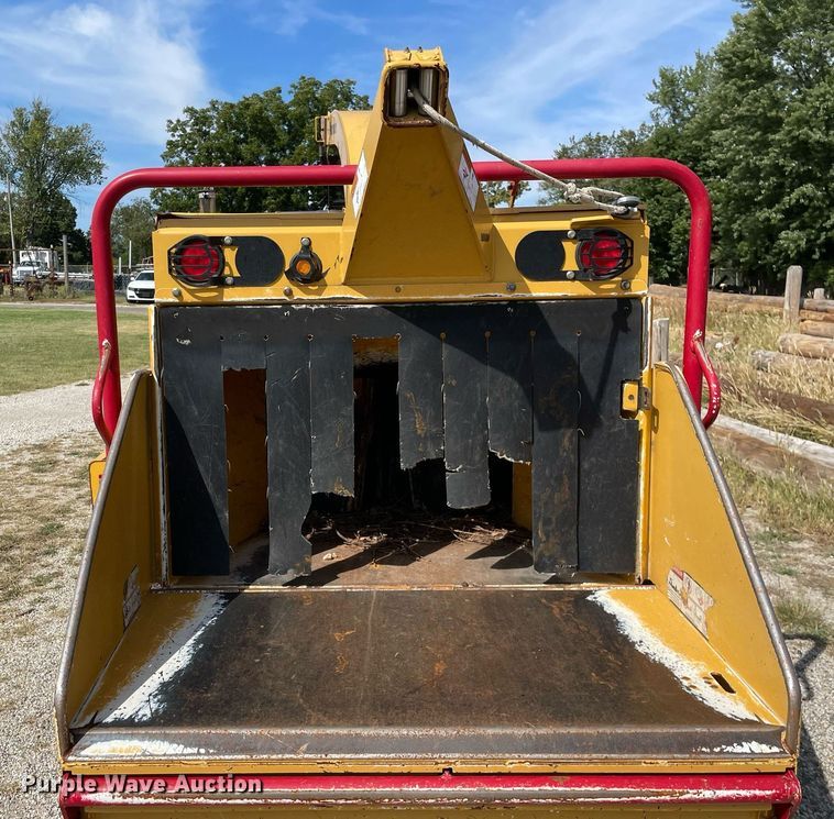 image for item LV9849 2012 Vermeer BC1500  wood chipper